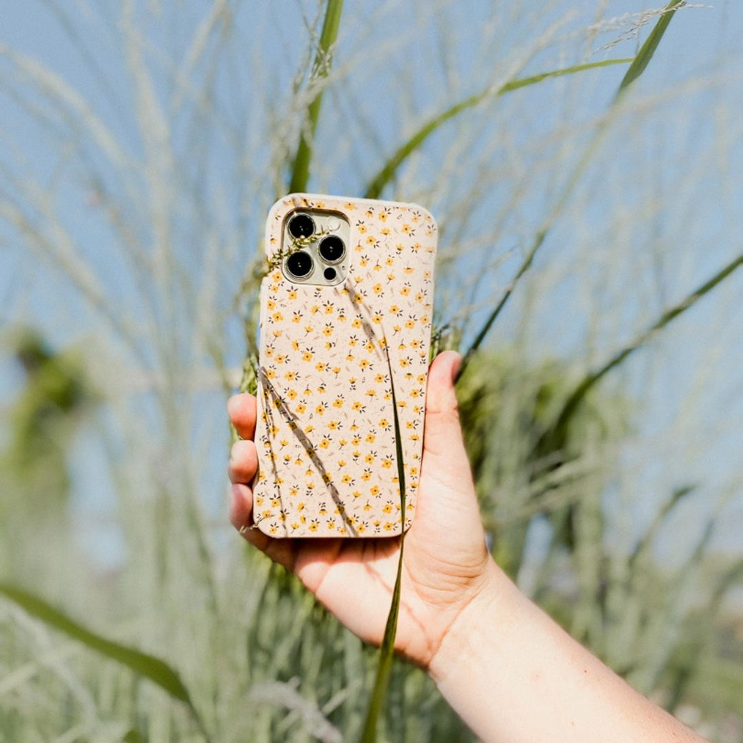 Seashell Little Yellow Flowers iPhone 11 Pro Case