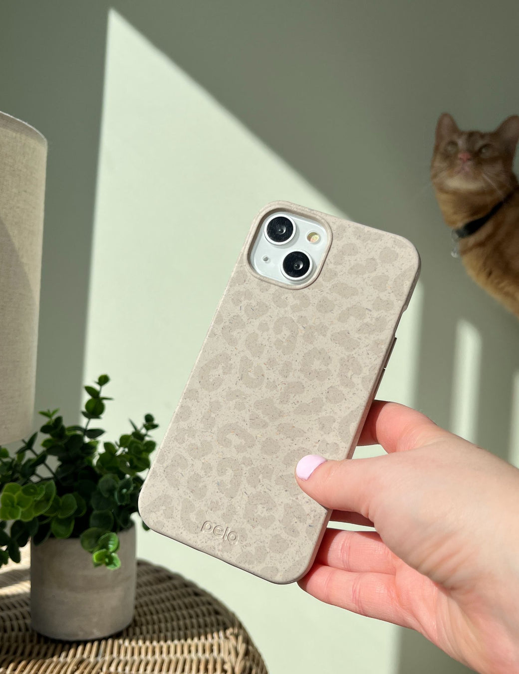 London Fog Sand Leopard iPhone 14 Pro Case with MagSafe Module